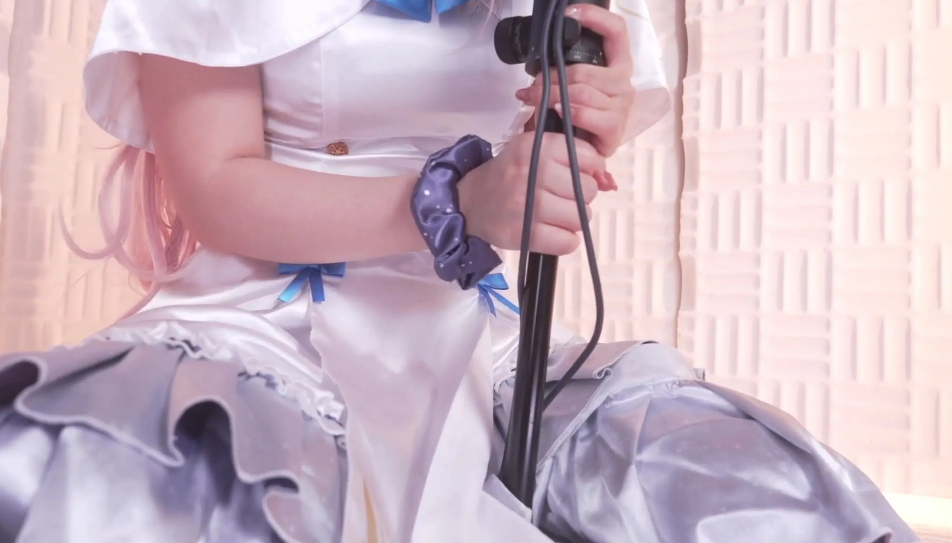 This picture is used as a preview/sample of the Aynuzir Blue Archive Saint Mika Cosplay. It will show you an idea of how the pictures in the whole set would look like.