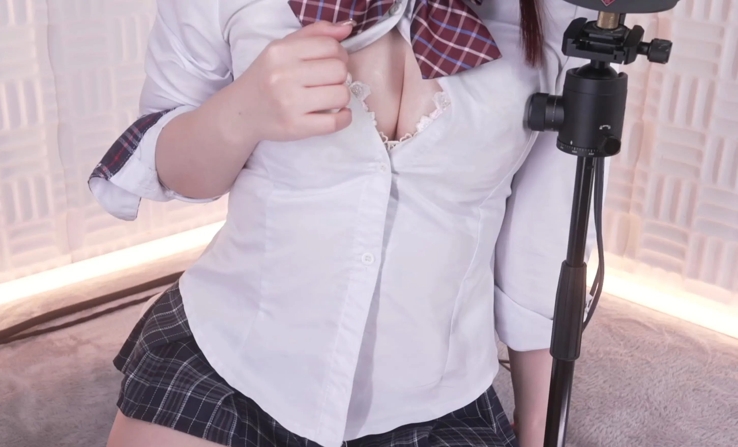 This picture is used as a preview/sample of the Aynuzir JK School Uniform Cosplay. It will show you an idea of how the pictures in the whole set would look like.